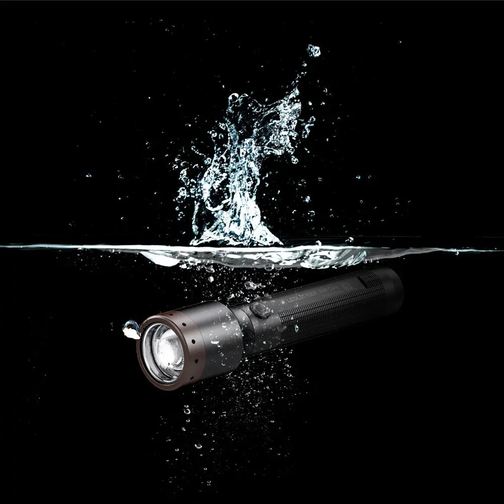 led-lenser-p6r-water_1024x@2x.webp