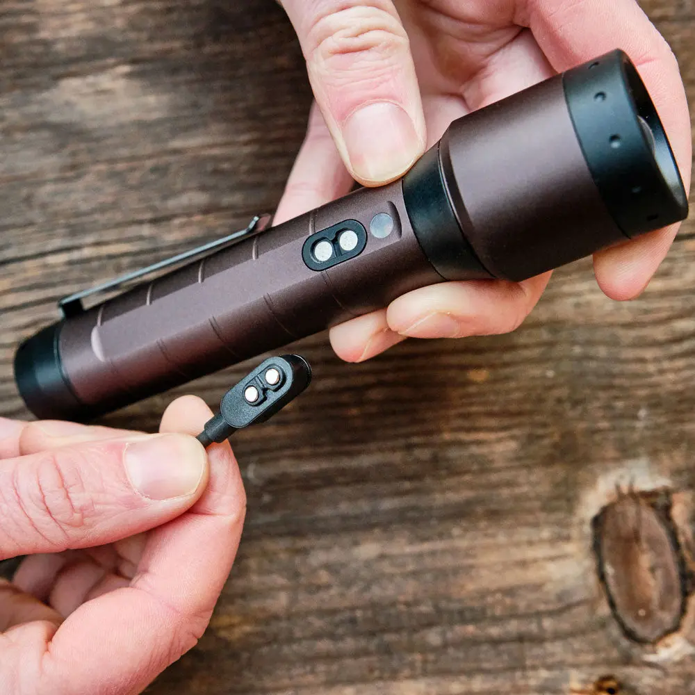 led-lenser-p6r-signature-magnetic-charging_1024x@2x.webp
