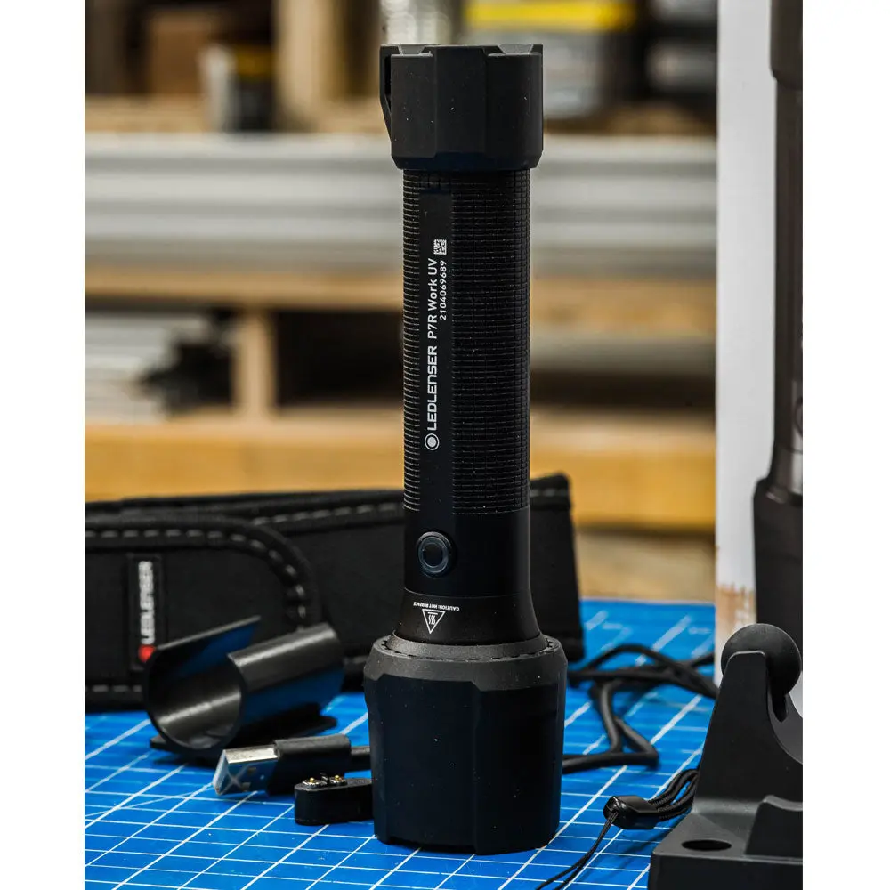 led-lenser-p7r-uv-work-action_1024x@2x.webp