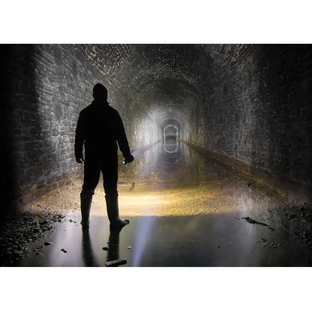 led-lenser-x21r-action_1024x@2x.webp