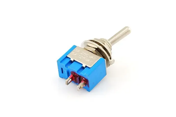 Toggle Switch Small 6A    E872-10